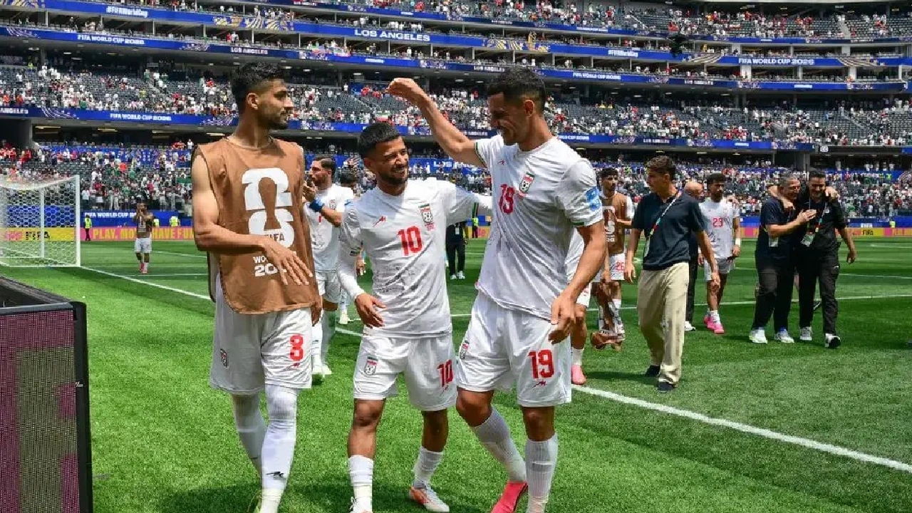 ‘নিপীড়িত’ ইরানই এখন ইতিহাসের দোরগোড়ায়