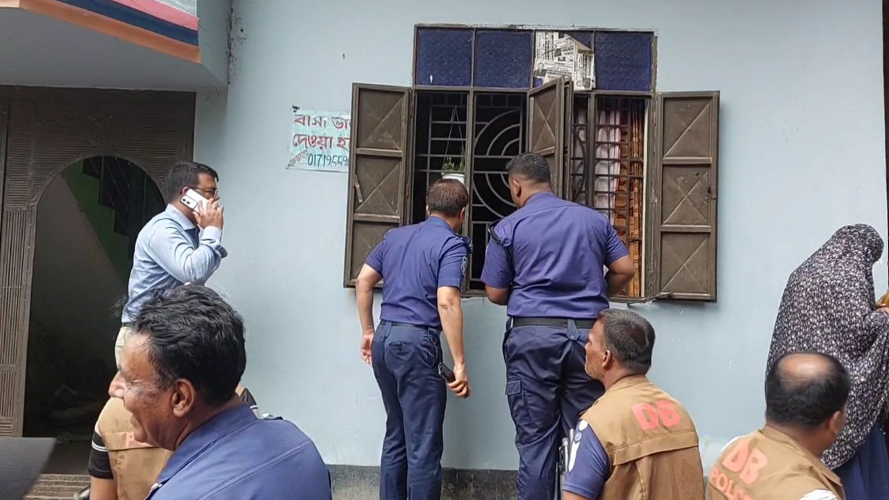 মা ও দুই মেয়েকে কুপিয়ে হত্যা, গণপিটুনিতে ঘাতক নিহত