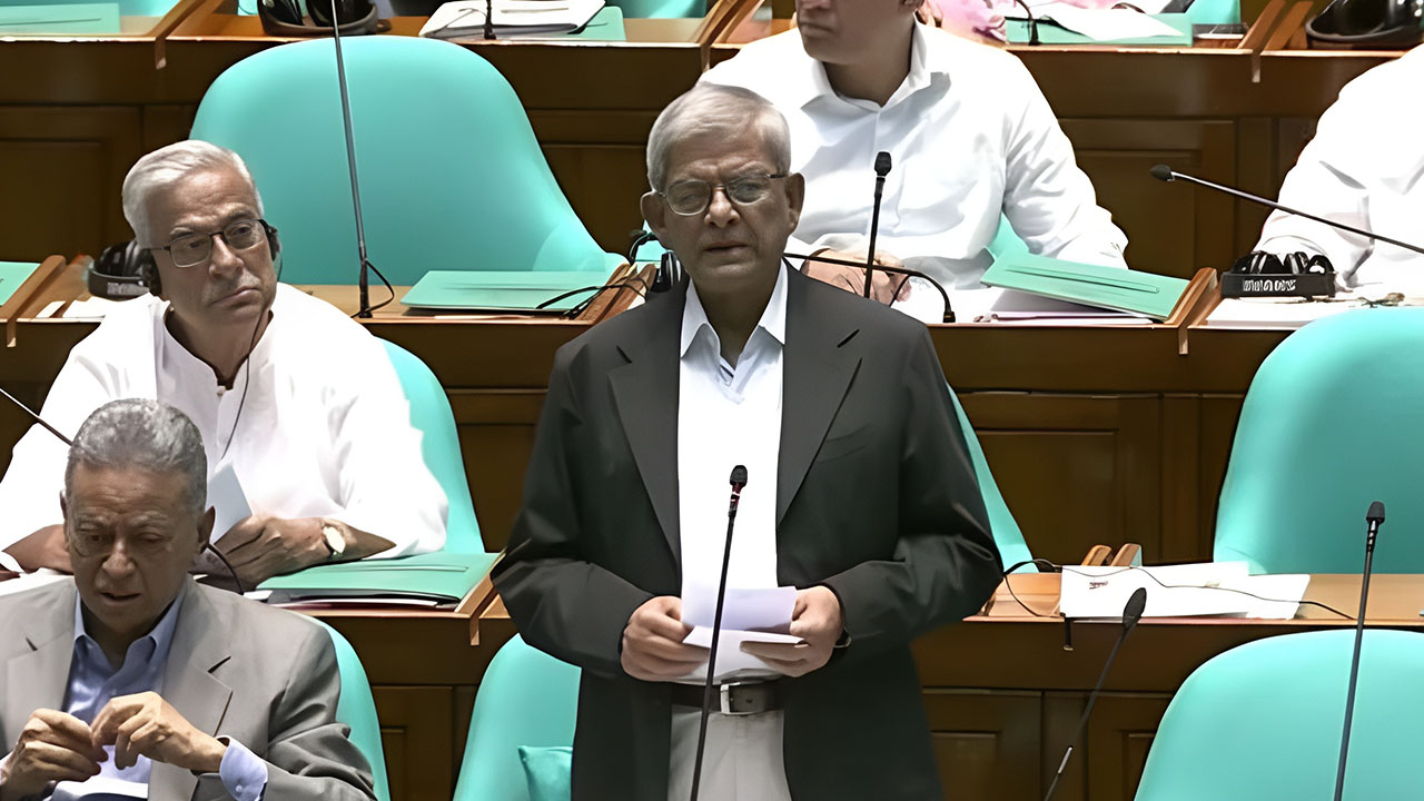 প্রধানমন্ত্রীর মালয়েশিয়া-চীন সফর বাংলাদেশের কূটনীতিতে নতুন মাইলফলক
