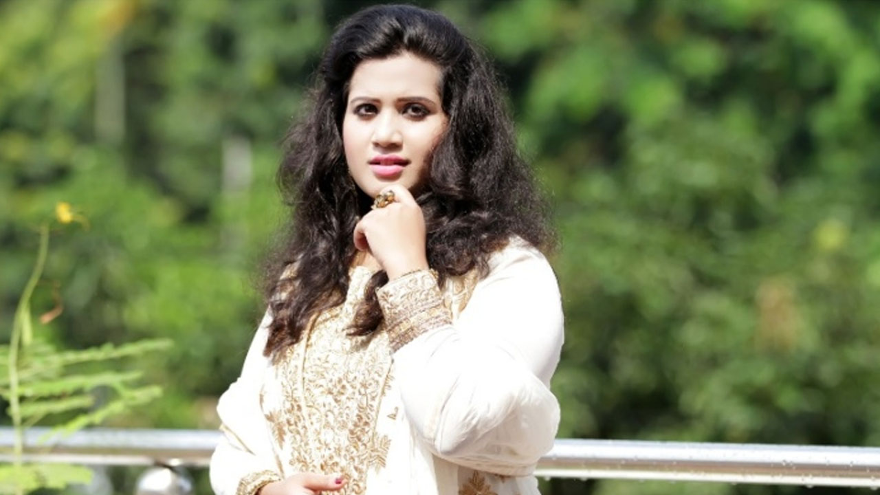 চাচার বিরুদ্ধে ন্যান্‌সির গুরুতর অভিযোগ