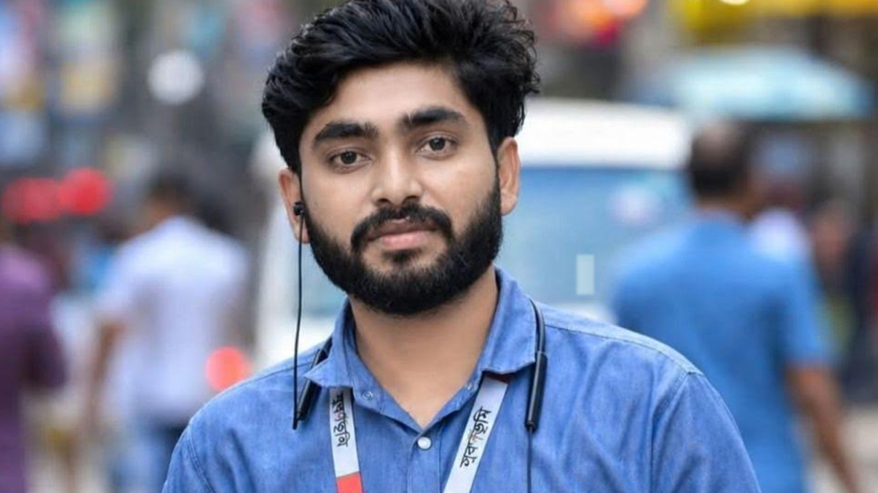 ফেসবুকে পোস্ট দিয়ে সাংবাদিকের গলায় ফাঁস