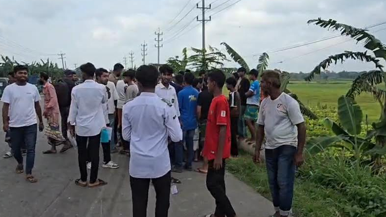 পরীক্ষা শেষে ফেরার পথে সড়কে প্রাণ গেল ২ শিক্ষার্থীর
