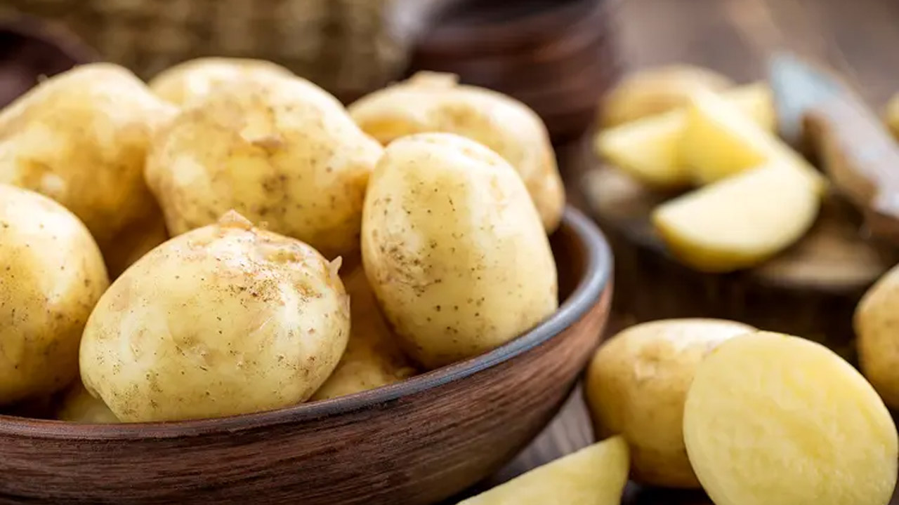 আলু বেশি খাচ্ছেন, দেখা দিতে পারে এসব সমস্যা
