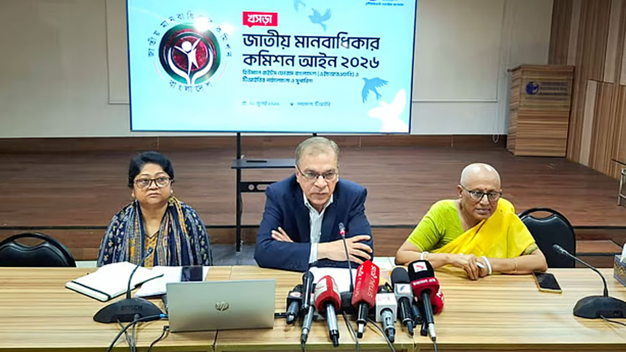 ক্ষমতাবানরা ক্ষণস্থায়ী সুবিধার জন্য রাষ্ট্রীয় প্রতিষ্ঠান ধ্বংস করেন: ইফতেখারুজ্জামান