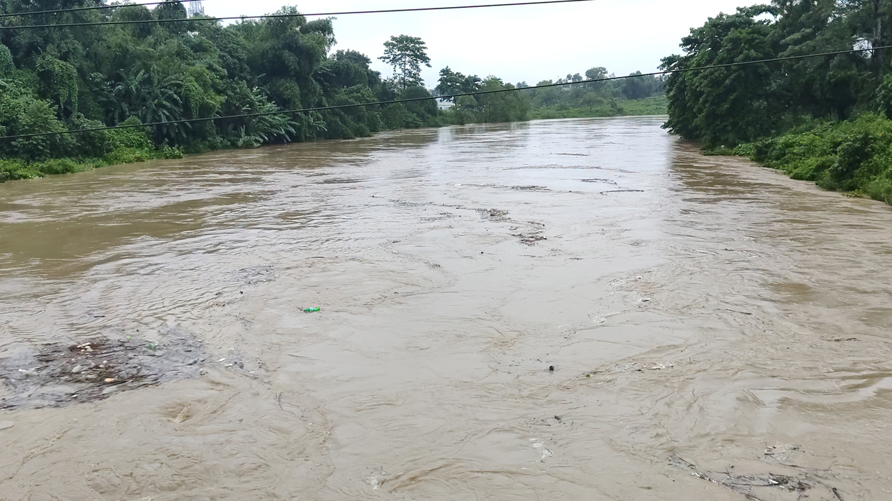 মৌলভীবাজারে বিপদসীমার উপরে দুই নদের পানি, বন্যার আশঙ্কা