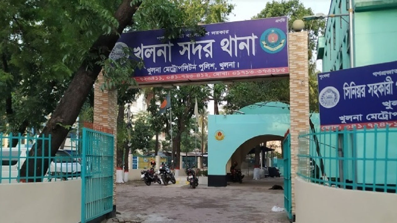 খুলনায় কিশোরীকে লক্ষ্য করে গুলি