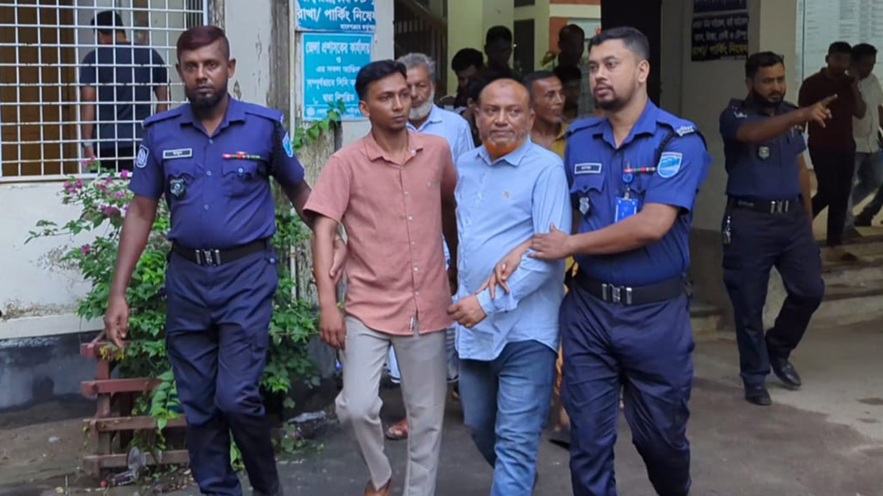 চাঁদাবাজির মামলায় বিএনপি নেতা ও তার ছেলে কারাগারে