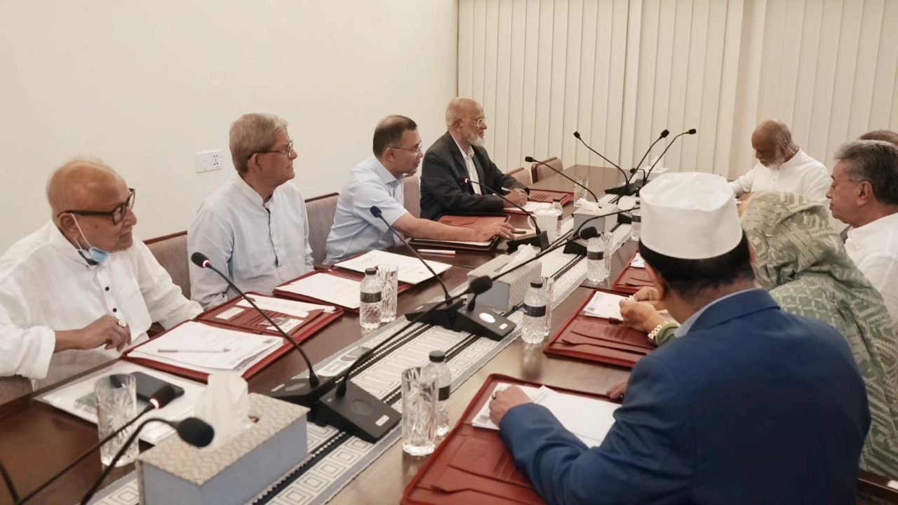 তারেক রহমানের সভাপতিত্বে বিএনপি স্থায়ী কমিটির বৈঠক শুরু