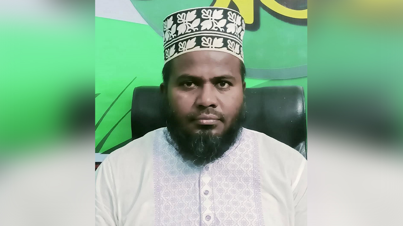 গার্লস কলেজে চাকরি করায় পদ হারালেন জামায়াত নেতা