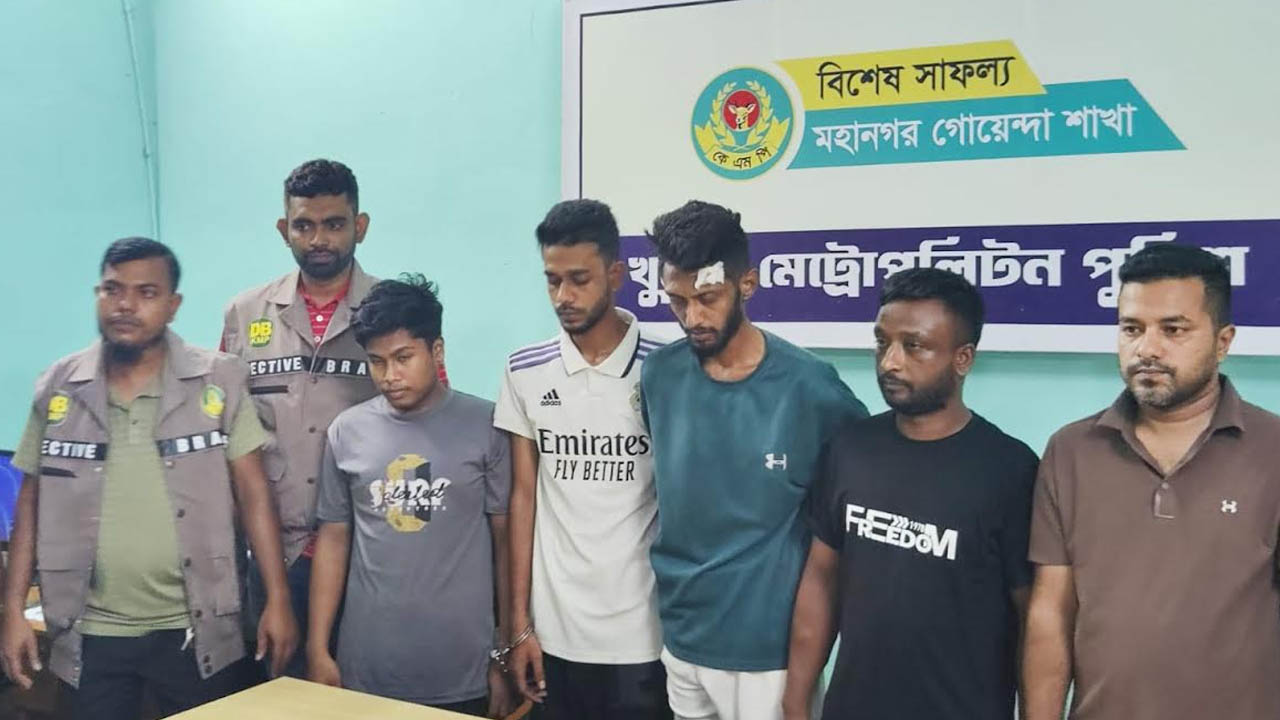 ঢাকা থেকে খুলনার পাঁচ সন্ত্রাসী গ্রেপ্তার