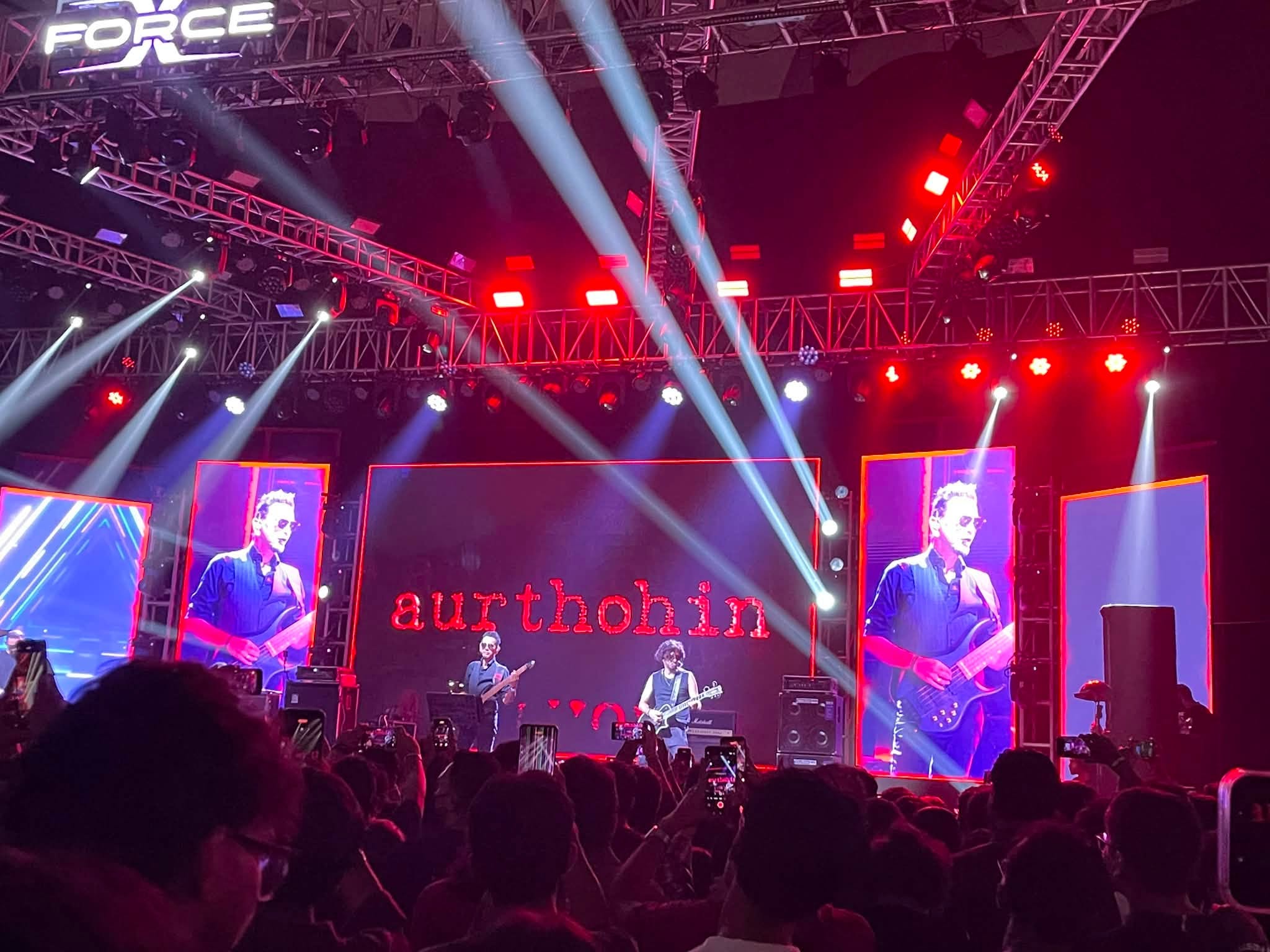 ব্যান্ডের জনপ্রিয় গানগুলোতে শ্রোতারাও কণ্ঠ মিলিয়েছেন সুমন-শিশিরদের সঙ্গে।