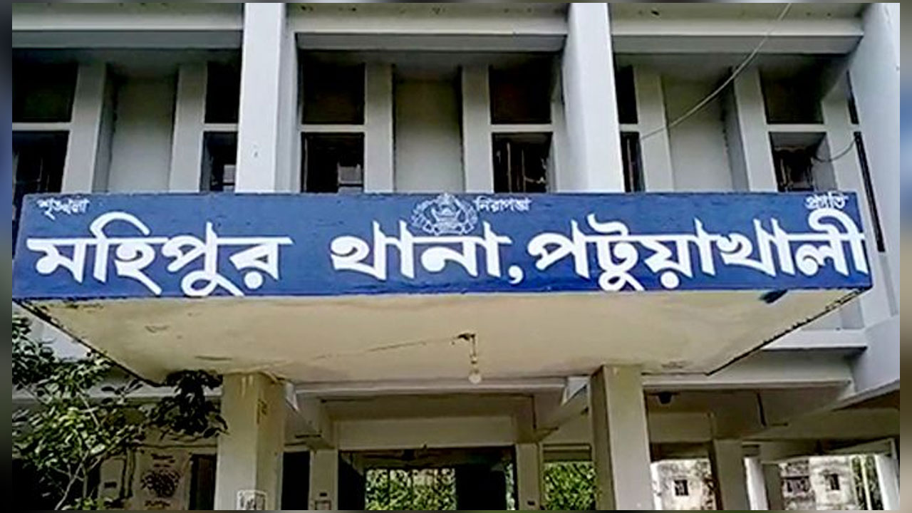 ঘুমন্ত স্বামী ও সতীনকে কুপিয়ে জখম, প্রথম স্ত্রী গ্রেপ্তার