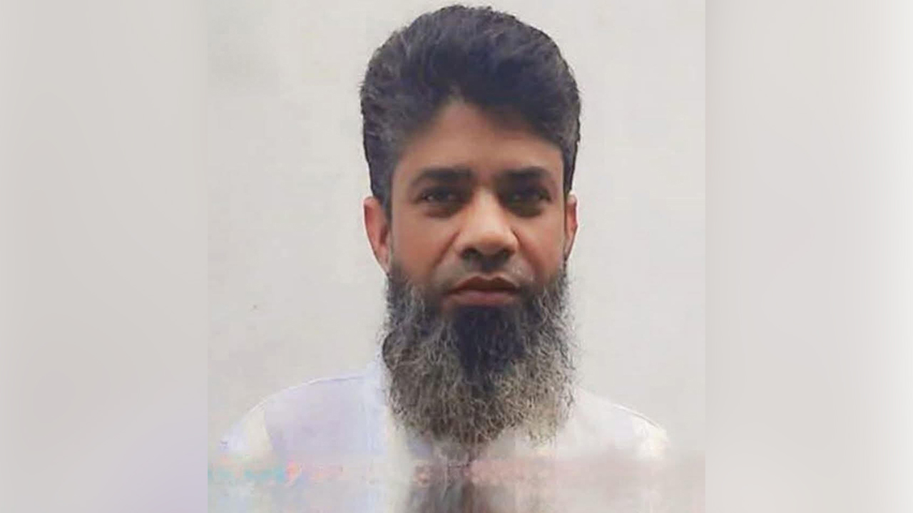 শিক্ষার্থীদের আন্দোলনে ছেলে অংশ নেওয়ায় পদ হারালেন বিএনপি নেতা