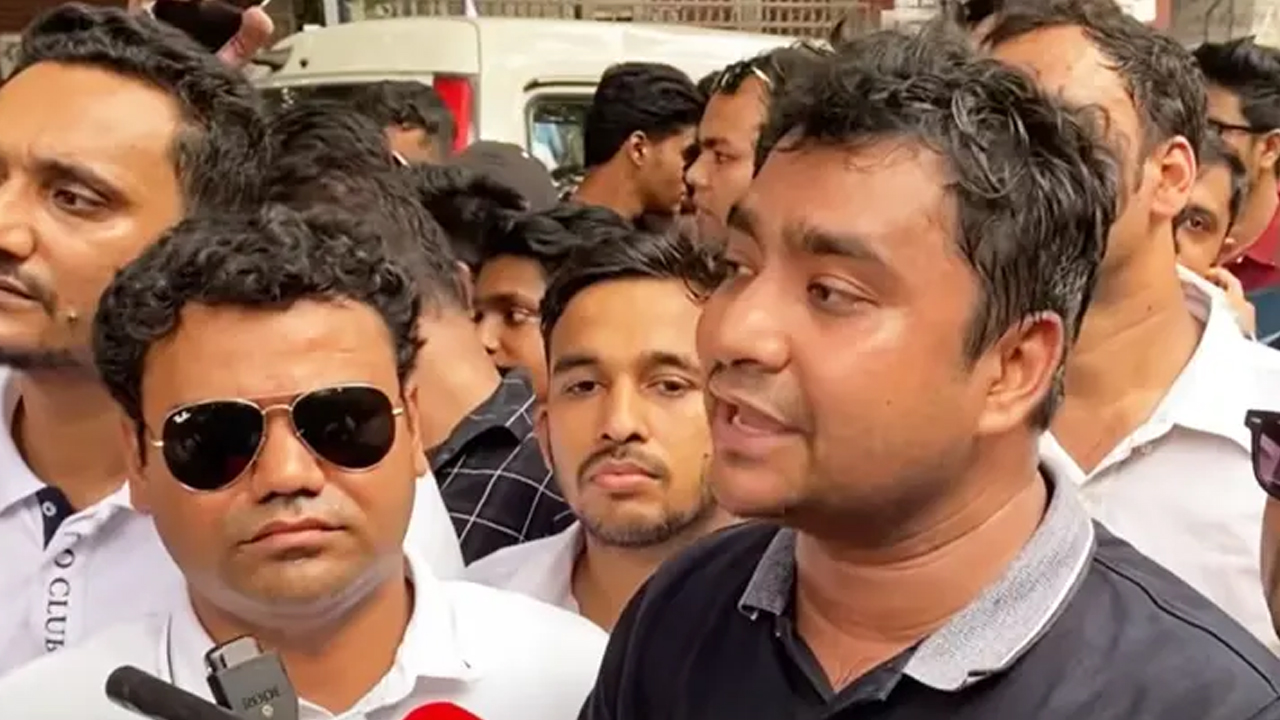 শিক্ষামন্ত্রী নিজের মেয়েকে ‘ব্রয়লার মুরগির মতো’ বলেছেন: নাছির