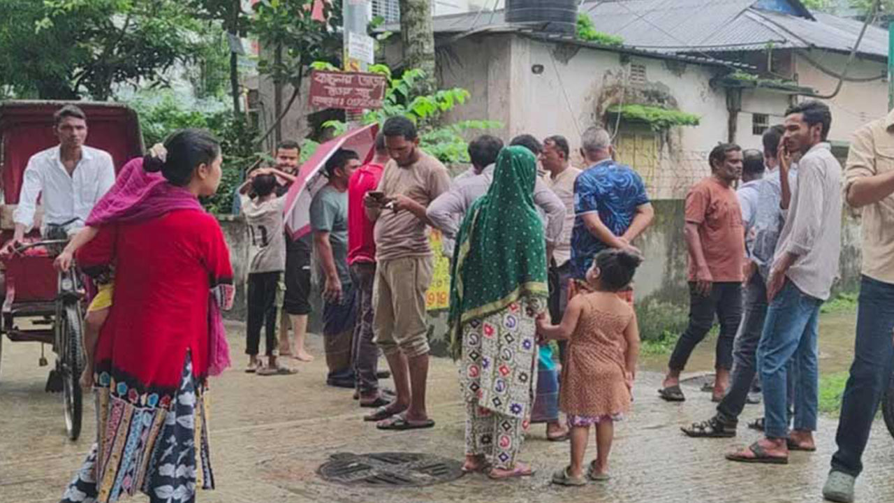 ঘরে জমে থাকা বৃষ্টির পানিতে ডুবে ৮ মাসের শিশুর মৃত্যু