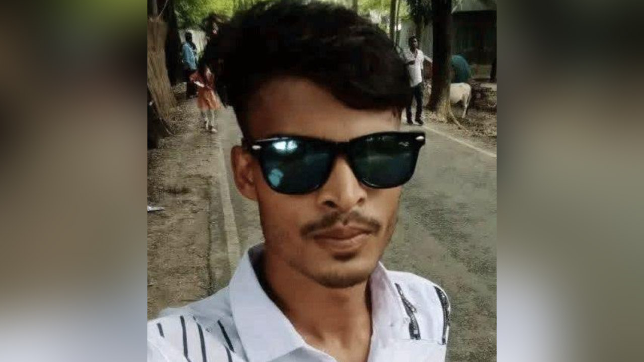 বাড়ি ফেরার পথে কলেজছাত্রকে কুপিয়ে হত্যা