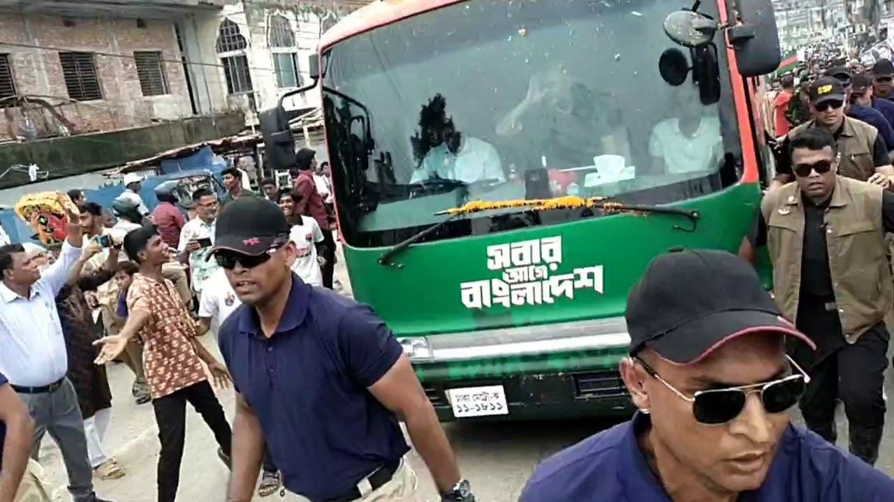বরিশাল নগরীতে পৌঁছেছেন প্রধানমন্ত্রী