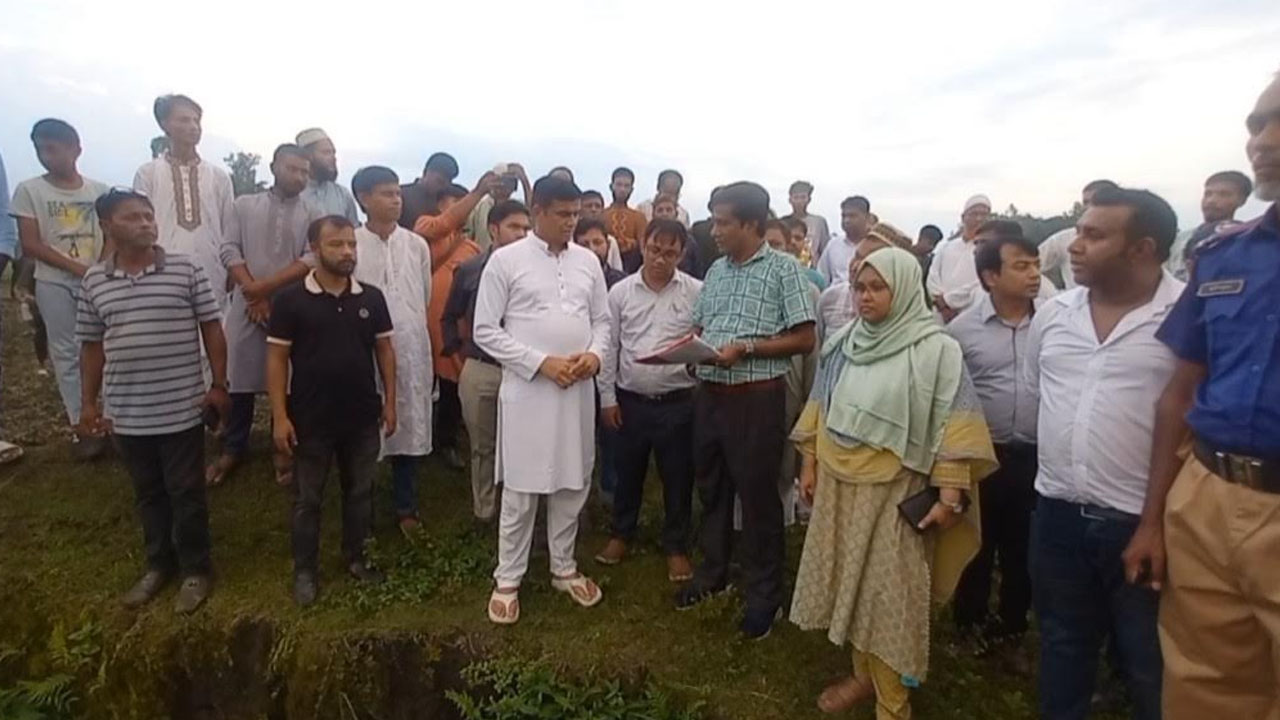 এশিয়া পোস্টে সংবাদ প্রচারের পর প্রধানমন্ত্রীর নির্দেশনায় ভাঙন এলাকায় প্রতিমন্ত্রী