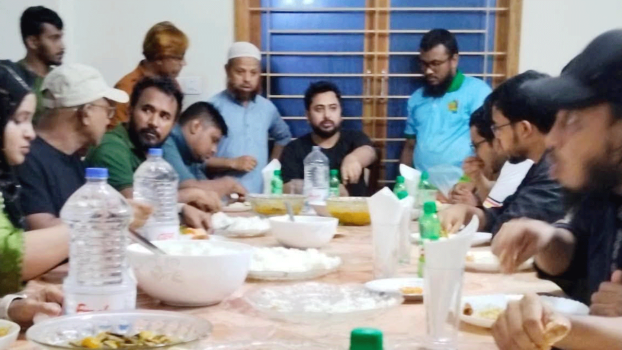 জাপা নেতার ভাইয়ের বাড়িতে এনসিপি নেতাদের নৈশভোজ