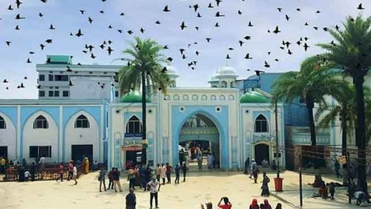 শাহজালাল মাজারের স্বচ্ছতা আনতে বাণিজ্যমন্ত্রীর নেতৃত্বে ১২ সদস্যের কমিটি


