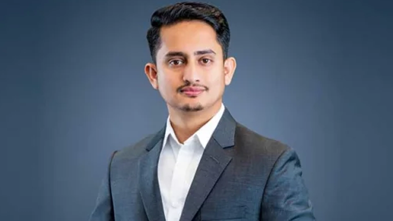 স্পিকার ও ডেপুটি স্পিকারের সমালোচনা করে সারজিসের পোস্ট