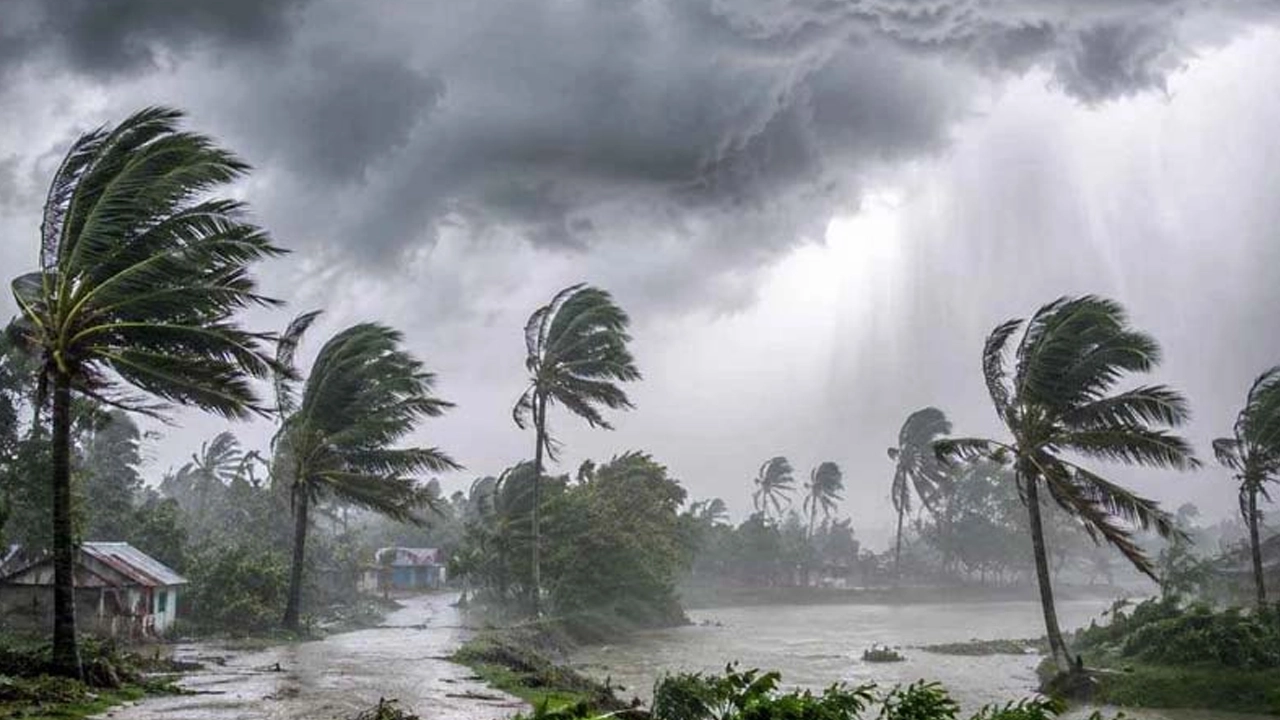 রাতের মধ্যে ঝড় ও বজ্রবৃষ্টির শঙ্কা