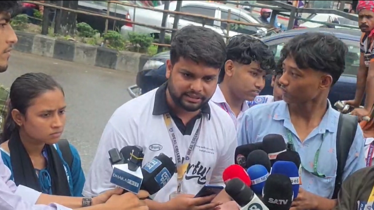 শিক্ষামন্ত্রীর পদত্যাগ না করা পর্যন্ত আন্দোলন চলবে: আন্দোলনকারী পরীক্ষার্থীরা