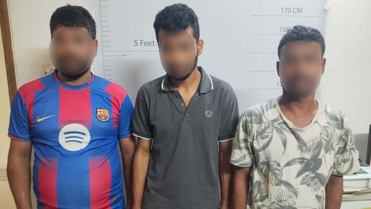 ধানমন্ডিতে চাপাতি ঠেকিয়ে ছিনতাইয়ের ঘটনায় গ্রেপ্তার ৩