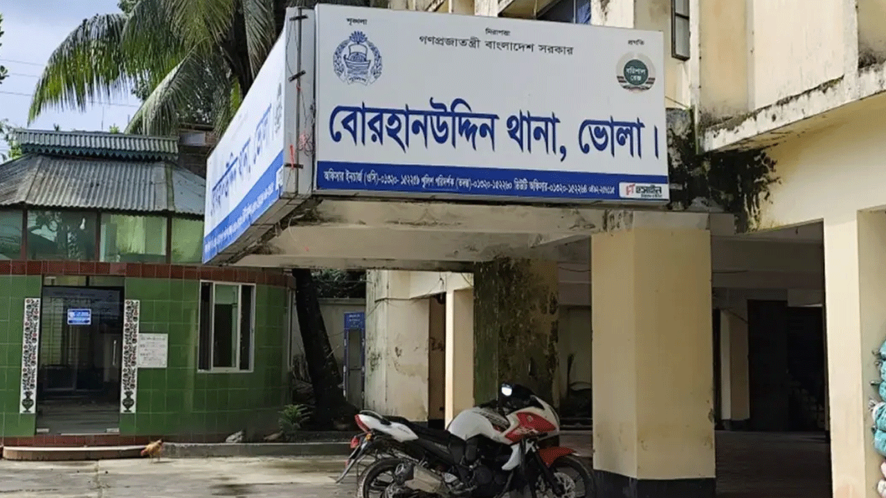 চতুর্থ শ্রেণির ছাত্রীকে ধর্ষণের পর ২০ টাকা ধরিয়ে দেন প্রধান শিক্ষক