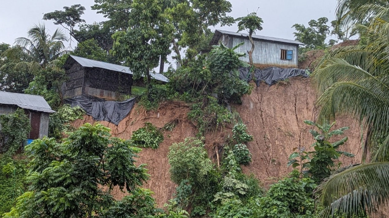 বান্দরবান ও কক্সবাজারে পাহাড়ধসে ৭ জনের মৃত্যু