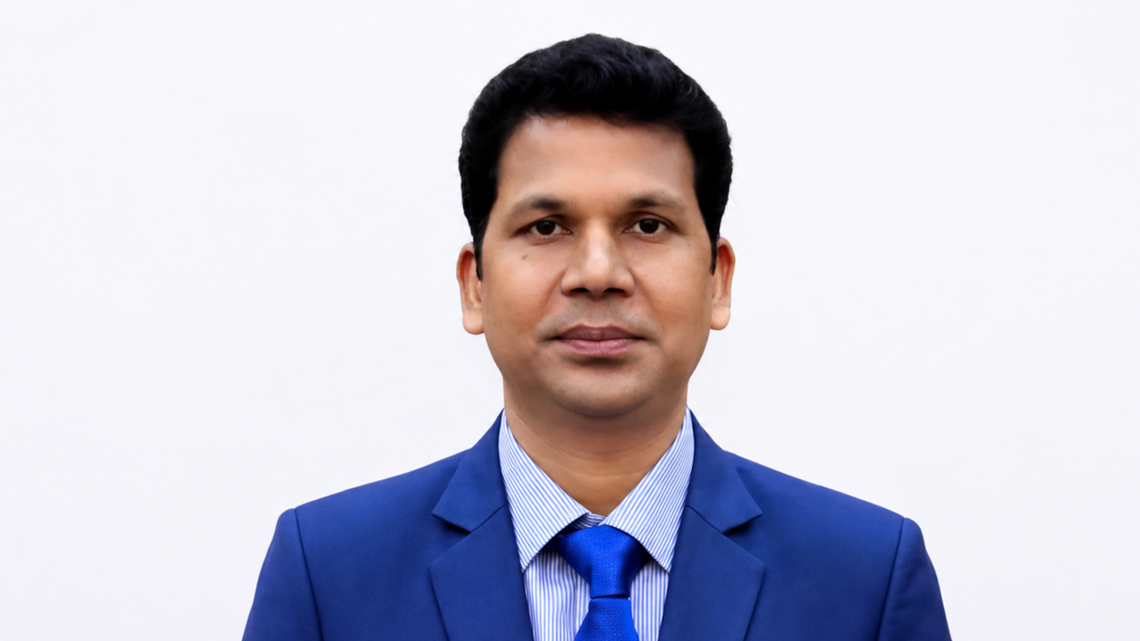 বিমানবন্দর থেকেই ফিরে গেলেন সিলেটের নতুন ডিসি