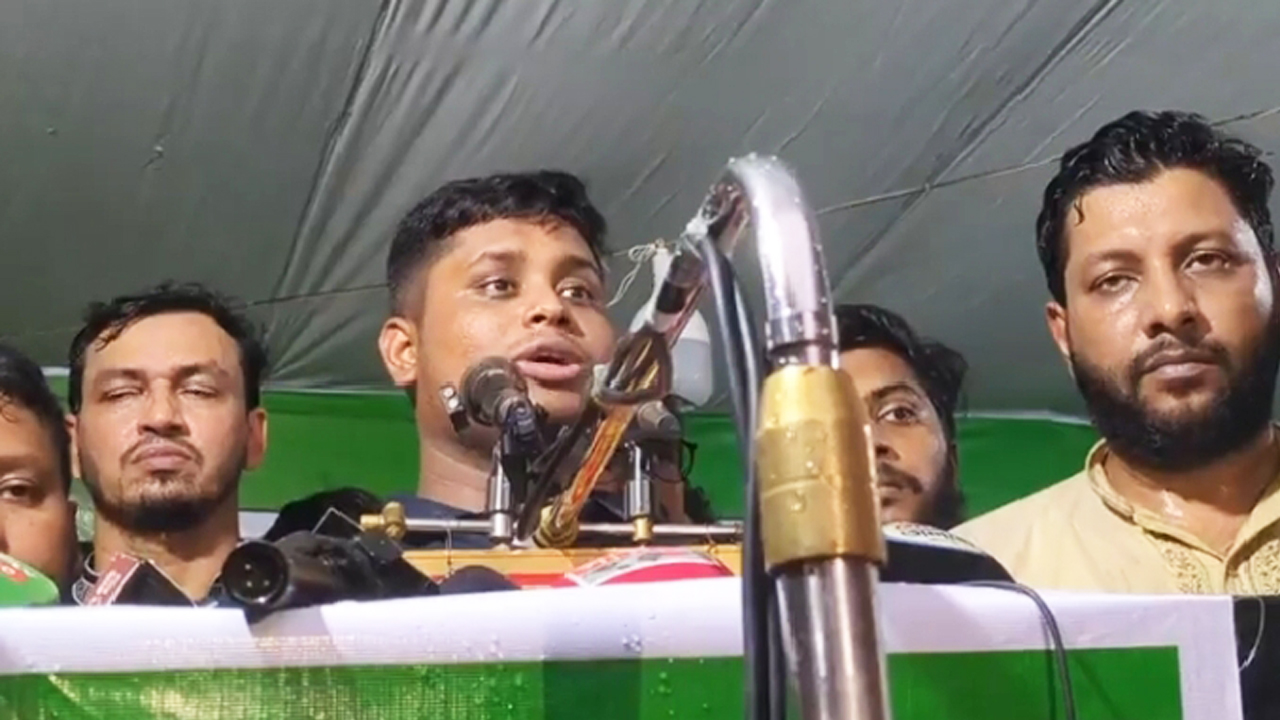 দেশে চাঁদাবাজ-দুর্নীতিবাজের হাতবদল হয়েছে, পরিবর্তন আসেনি: হাসনাত আবদুল্লাহ