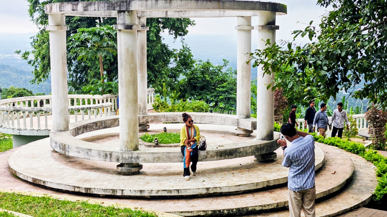 খাগড়াছড়ির পর্যটন কেন্দ্রগুলোতে নেই দর্শনার্থীর ভিড়। ছবি: এশিয়া পোস্ট