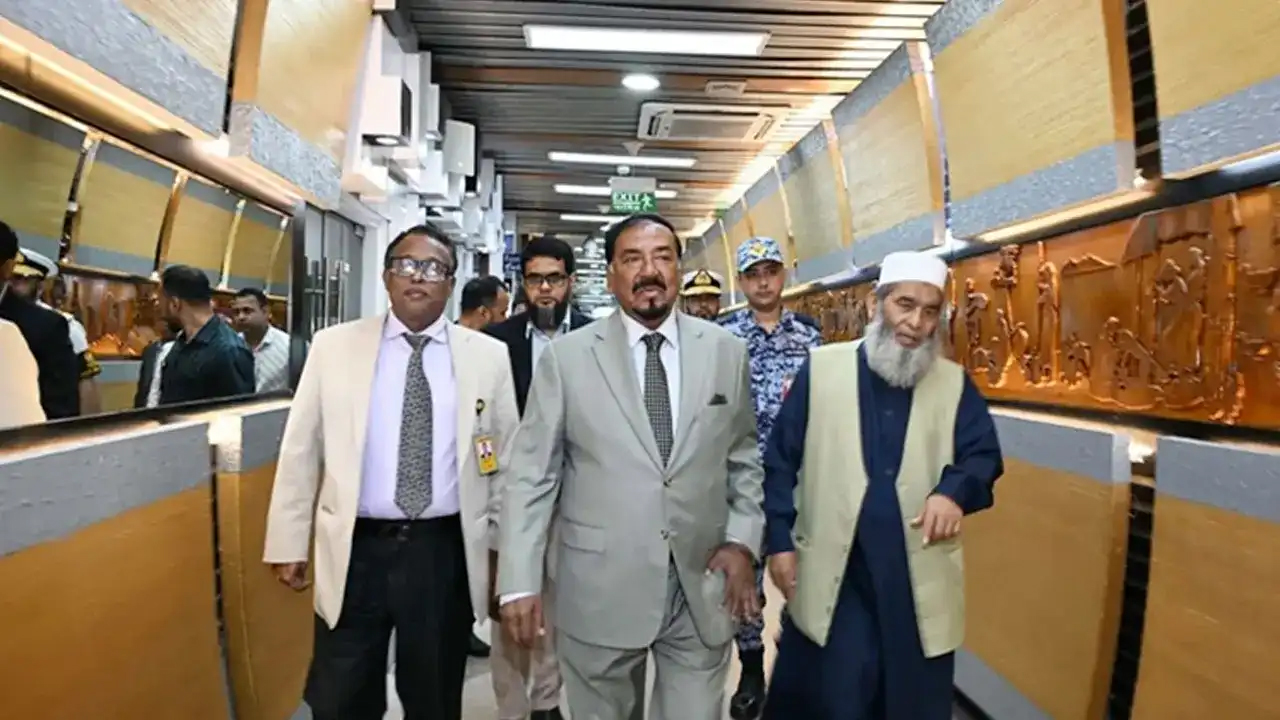 ইরানের সর্বোচ্চ নেতার জানাজায় অংশগ্রহণ শেষে দেশে ফিরেছেন স্পিকার