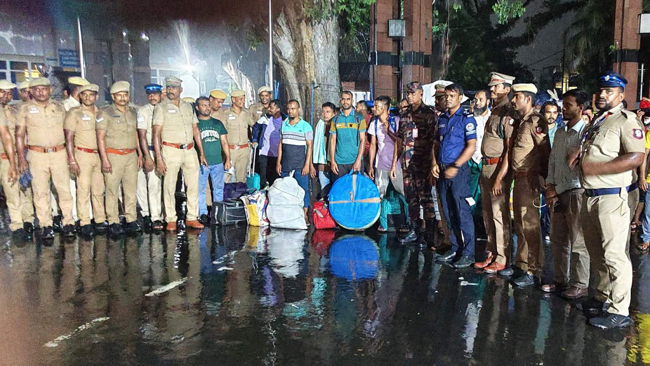 ভারতে কারাভোগ শেষে ফিরলেন ৫০ বাংলাদেশি