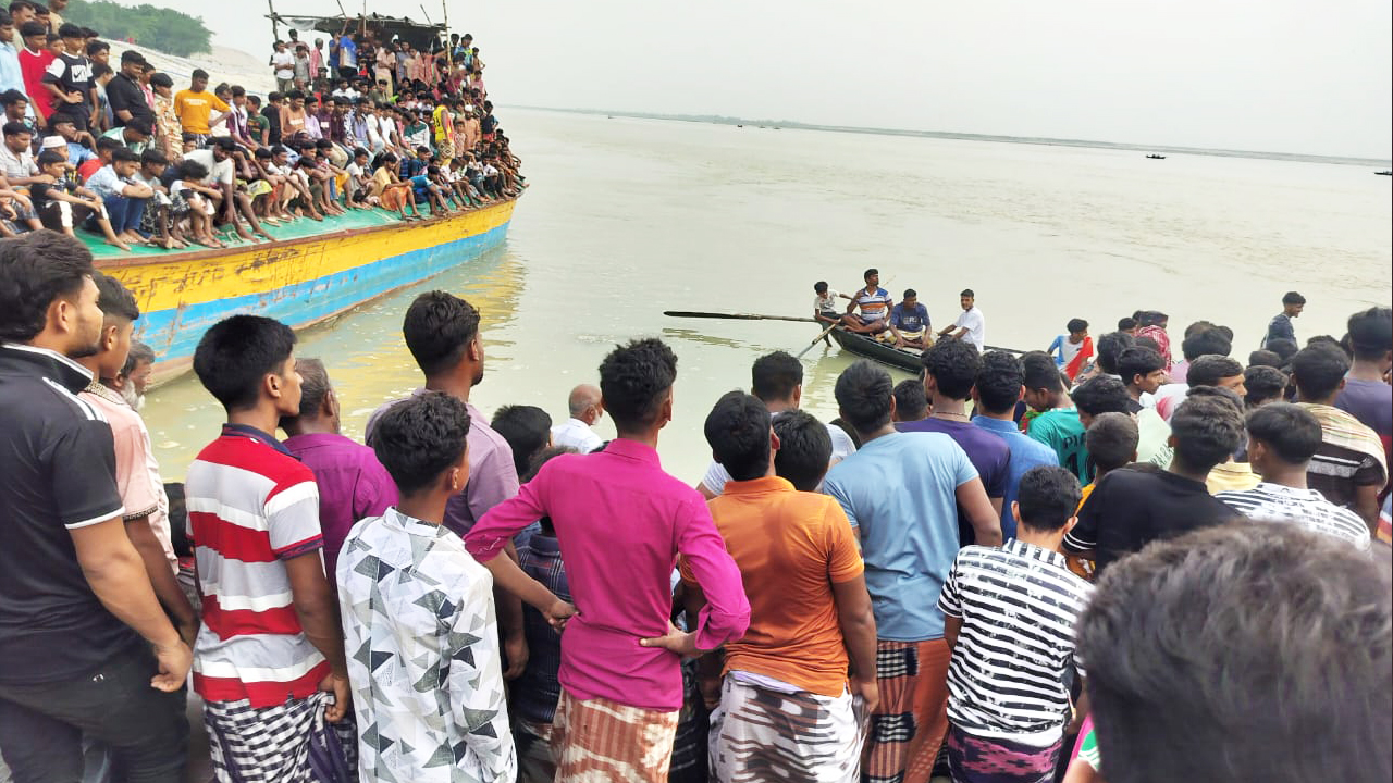চাঁপাইনবাবগঞ্জে নদীতে নেমে দুই শিক্ষার্থীসহ তিনজন নিখোঁজ