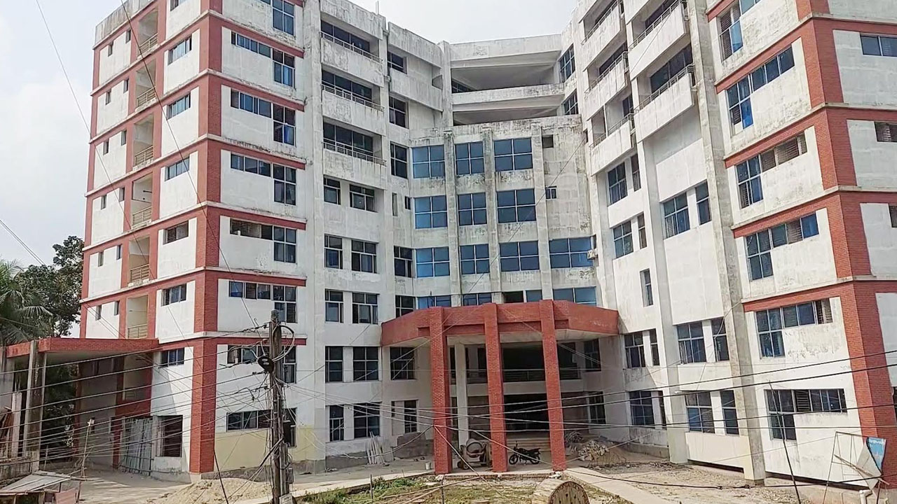 ১৮ মাসের কাজ চলছে ৭২ মাস ধরে
