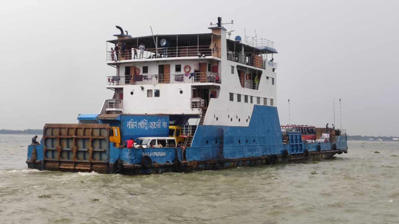 দৌলতদিয়া–পাটুরিয়া নৌরুটে ফেরি চলাচল স্বাভাবিক
