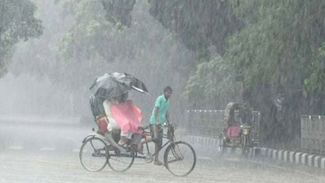 দুপুরের মধ্যে ১৪ জেলায় বজ্রবৃষ্টির শঙ্কা