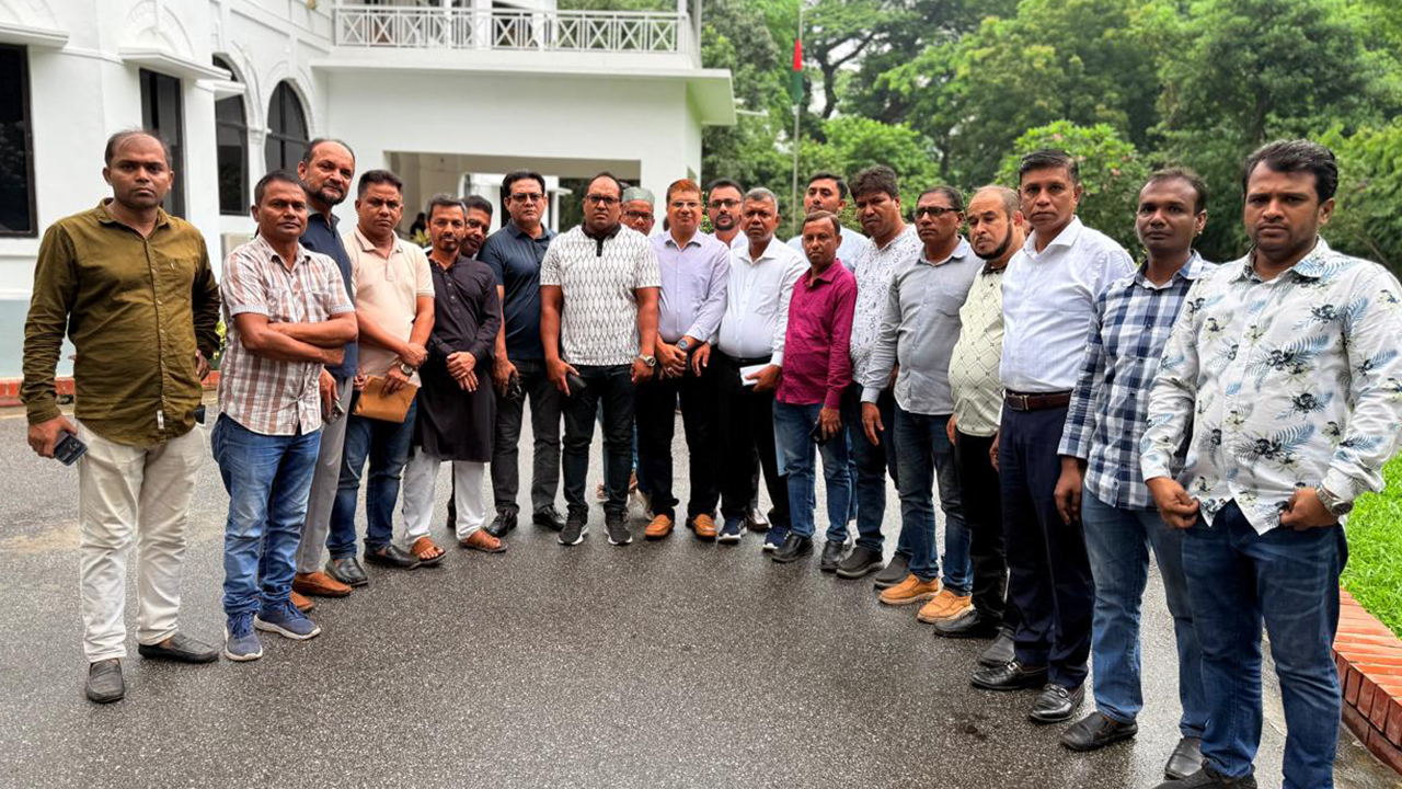 মির্জা ফখরুলের বাসায় যুবদলের পদবঞ্চিতরা, সাক্ষাৎ চান প্রধানমন্ত্রীর