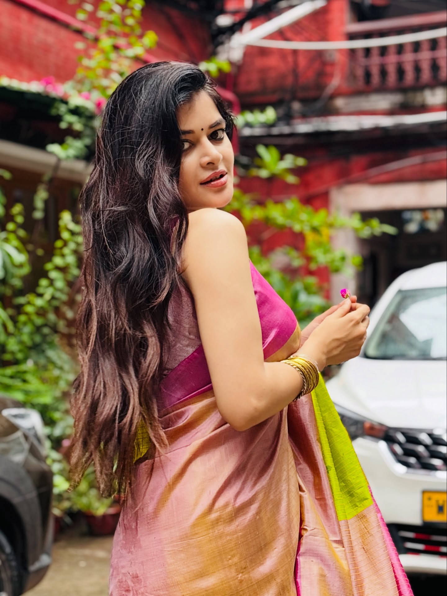 ছবি: অভিনেত্রীর ফেসবুক পেজ থেকে