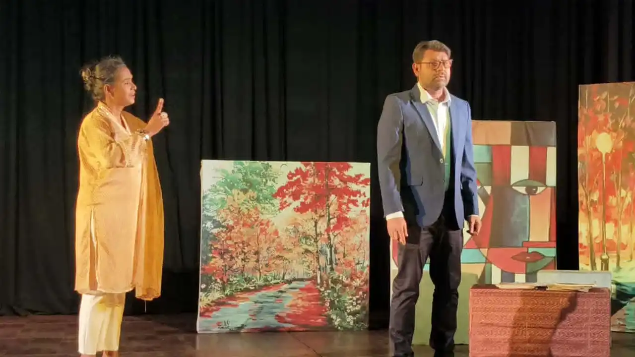 শিল্পকলা একাডেমিতে প্রশংসিত নাটক ‘নিঃসঙ্গ নিরাময়’