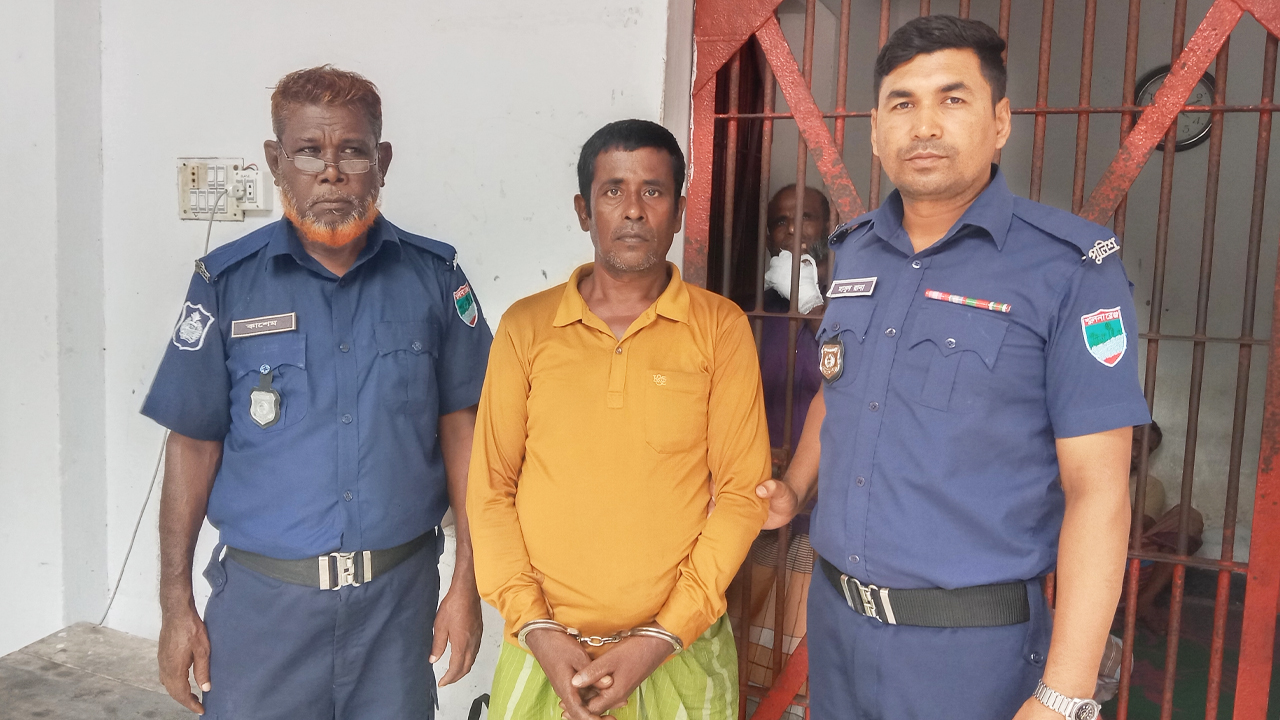 ঘুমন্ত বাবার গলা কেটে হত্যা, সাত বছর পর ছেলের যাবজ্জীবন