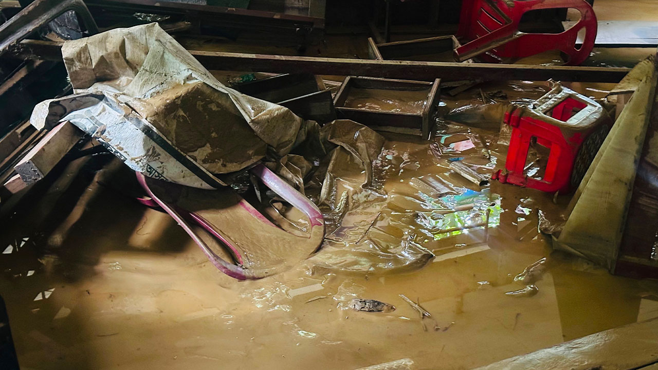 চট্টগ্রামে পানিবন্দি সাড়ে চার লাখ মানুষ, ১১ জনের মৃত্যু