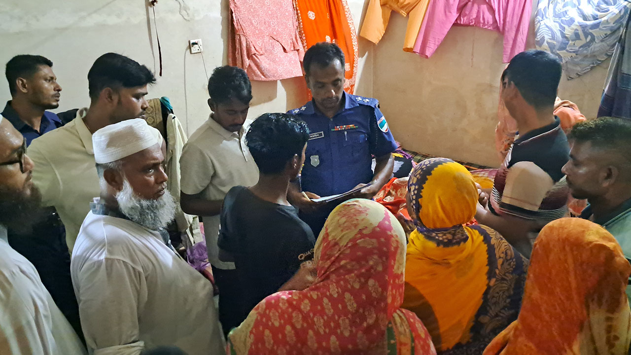 বাগেরহাটে স্ত্রীকে শ্বাসরোধে হত্যার অভিযোগে স্বামী আটক