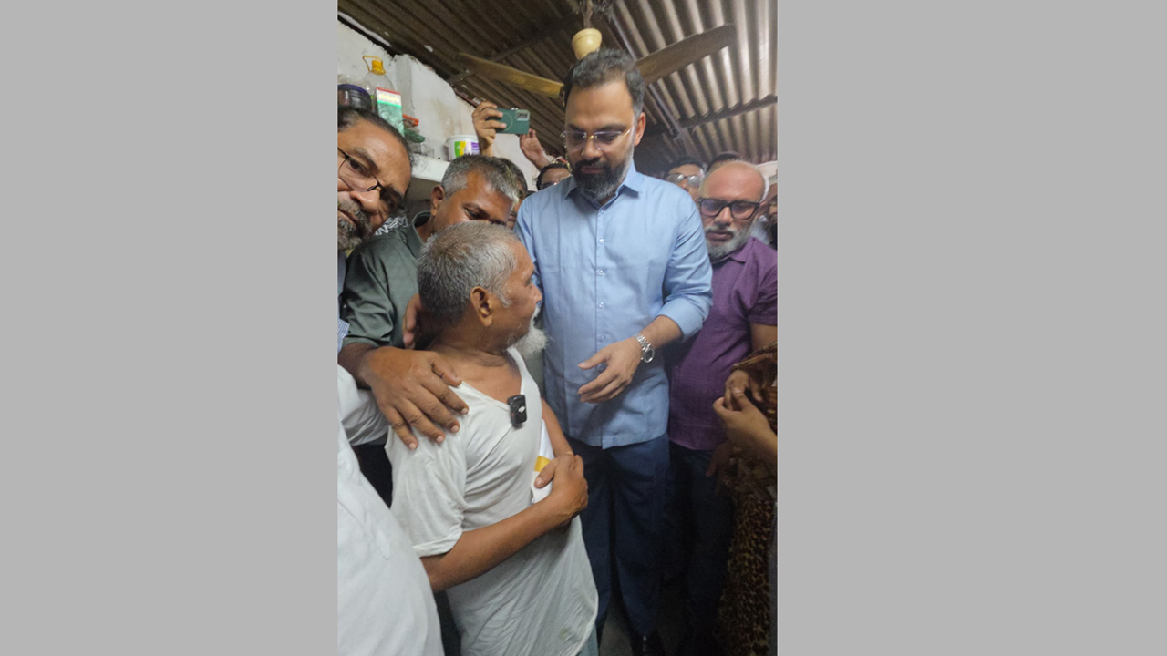মিরপুরে ধর্ষণের শিকার শিশু লামিয়ার পাশে প্রতিমন্ত্রী আমিনুল হক
