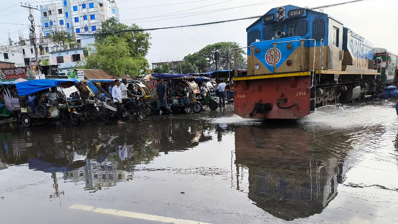 জলাবদ্ধতায় অতিষ্ঠ জামালপুরবাসী