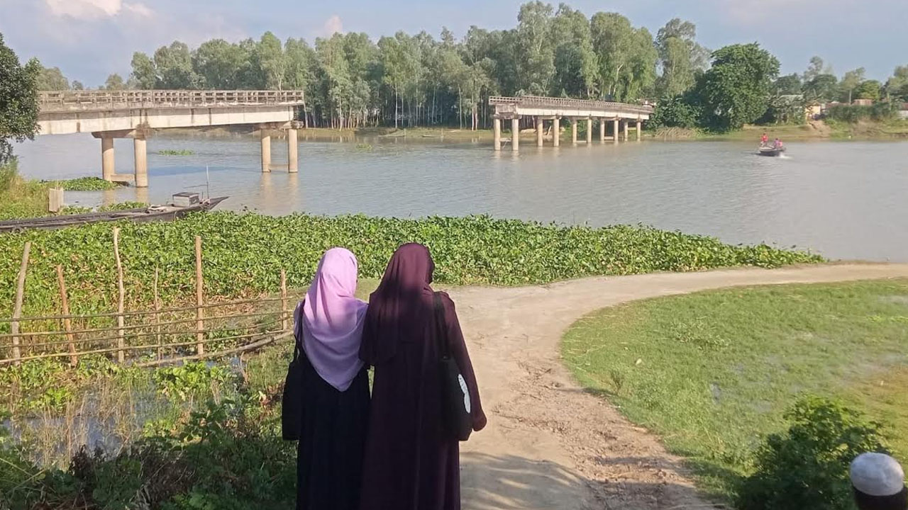 ছয় বছরেও সংস্কার হয়নি সেতু, ভোগান্তিতে ২০ গ্রামের মানুষ
