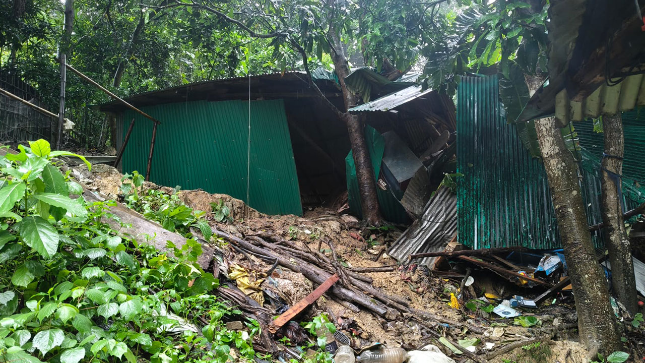 কক্সবাজারে পাহাড়ধসে দুই দিনে ১১ প্রাণহানি