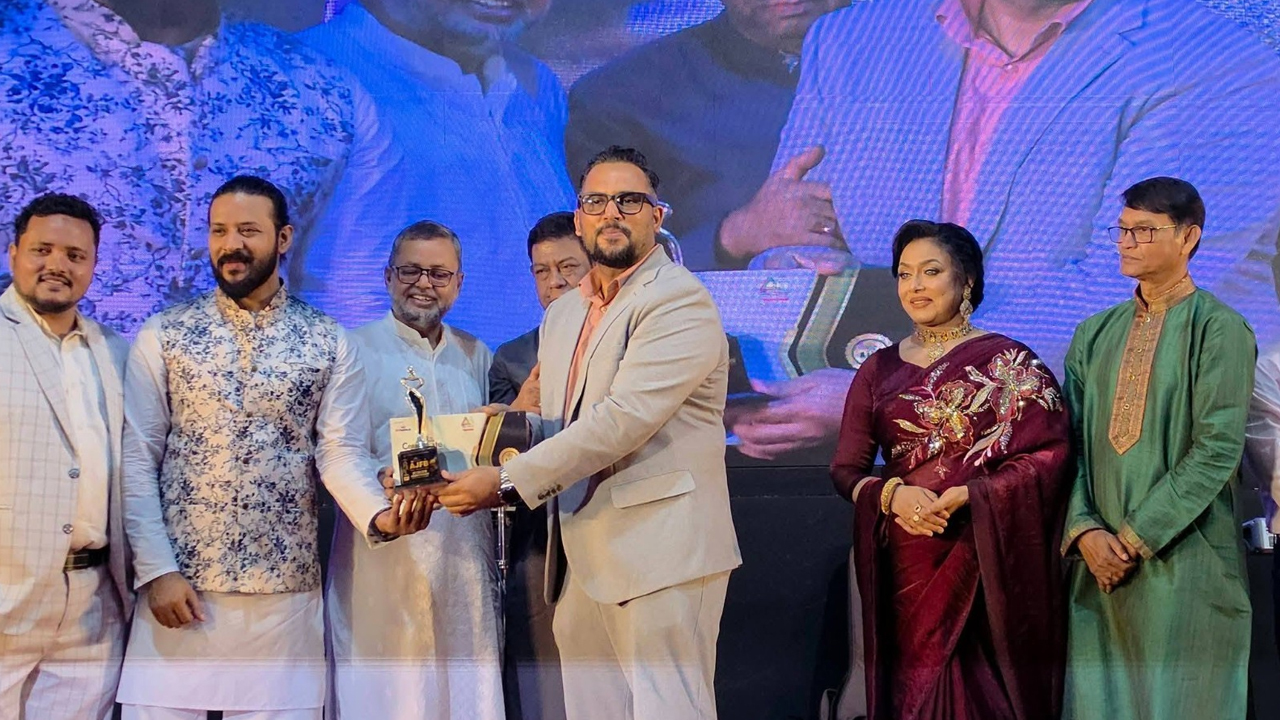 ‘এজেএফবি স্টার অ্যাওয়ার্ড ২০২৬’ পেলেন রবিন রাফান